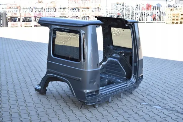 Vasen/oikea takalokasuoja OEM A4636108501 Mercedes G image 8