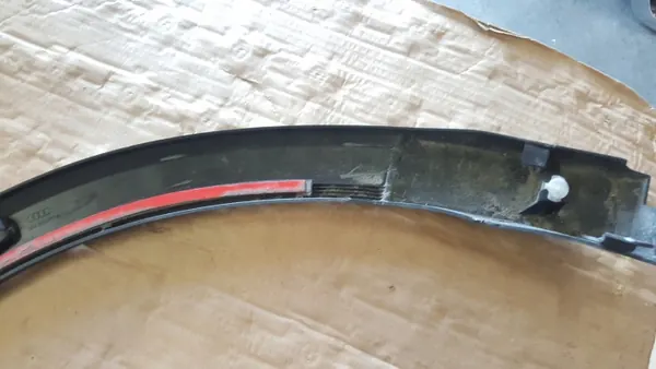 Audi Q4 Salpicadero Trasero Izquierdo OEM 89A853817D image 10