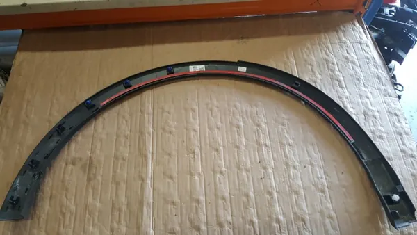 Audi Q4 Salpicadero Trasero Izquierdo OEM 89A853817D image 6