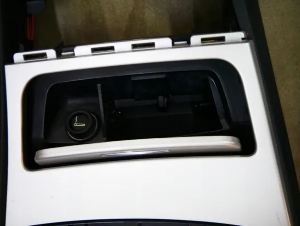 Tunnel console centrale BMW 7122231 9110405 avec porte-gobelet image 4