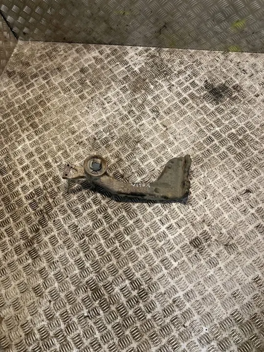 Mercedes-Benz Vito Viano W639 väliseinän kiinnike OEM 6393500542 image 2