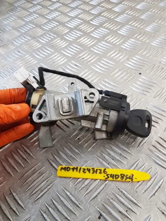 Mitsubishi Carisma 1997 käynnistyskytkin OEM 36278900 image 3