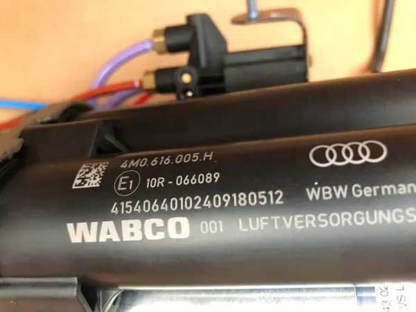 Audi Q7 Q8 Veringscompressorpomp OEM 4M0616005H image 10