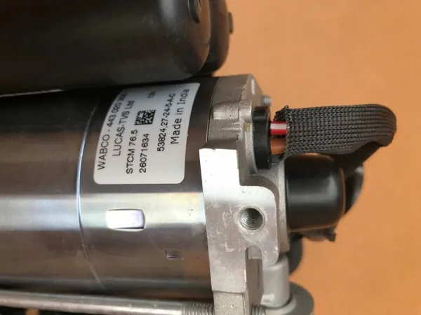 Audi Q7 Q8 Veringscompressorpomp OEM 4M0616005H image 3