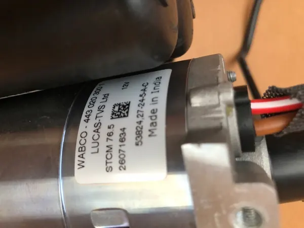 Audi Q7 Q8 Veringscompressorpomp OEM 4M0616005H image 9