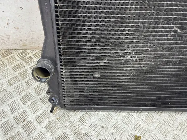 Radiateur d'eau Maserati Quattroporte 2004 OEM AMD212250 image 4