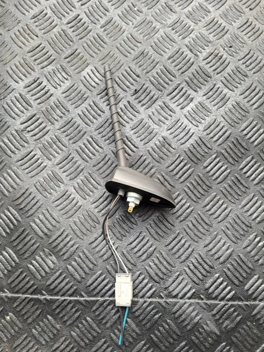 Antenne GPS toit OEM 89400-35110 pour SsangYong Tivoli image 2