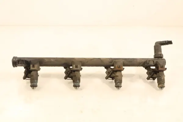 Renault OE 8200139674 C Fuel Rail image 2