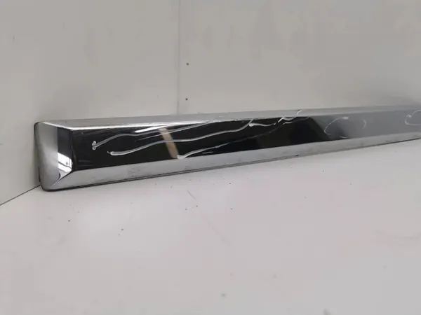 Jeep Grand Cherokee (WK) 2005 Left Rear Door Trim image 3