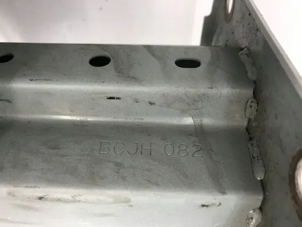 Viga para-choques dianteira Mazda 3 BP OEM BCJH-082 Usado image 10
