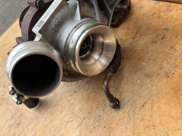 Turbo BMW 2.0 TDI 135kW 49335-00630 image 2