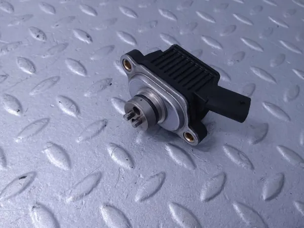 Nockenwellenventil Audi Q7 4M OEM 059906048G image 2