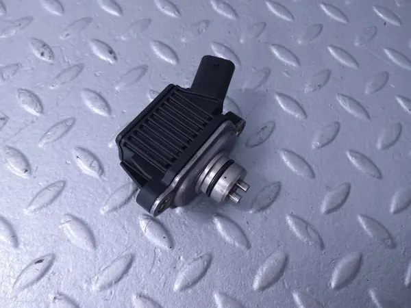 Nockenwellenventil Audi Q7 4M OEM 059906048G image 4