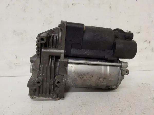 Airmatic Ophanging Compressor A6393200404 Gebruikt image 3