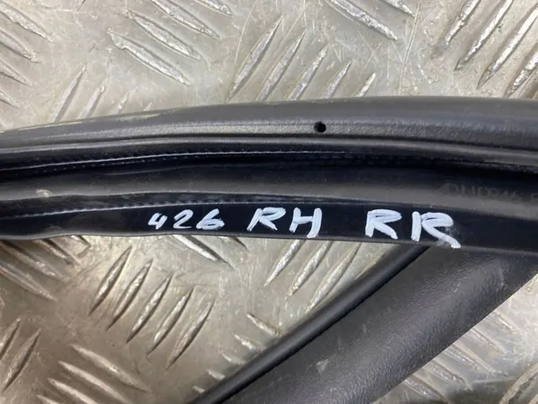 Vedação da porta traseira Subaru Forester SK image 3