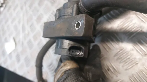 Vesiputki Skoda Octavia II RS 06F122101A image 2