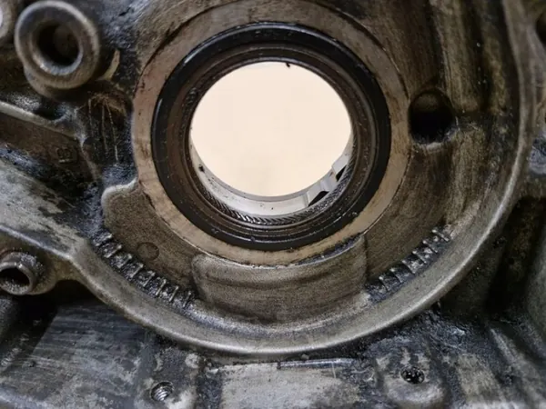 Pompe à huile Peugeot OEM 9657984480 pour 307 CC image 4