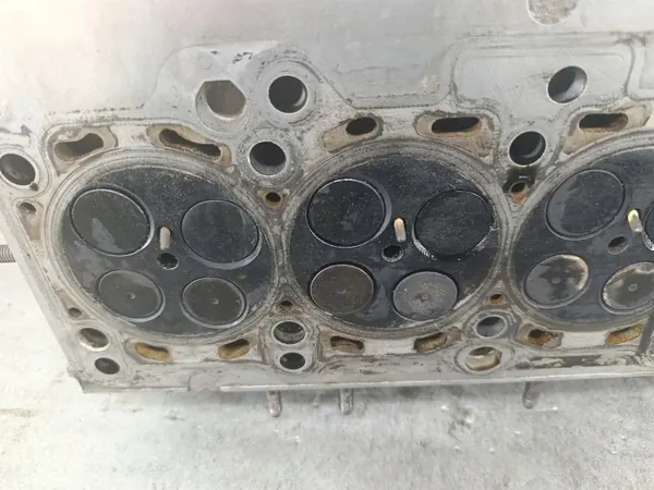 Culata VW R03L103373J para Passat B7 2.0 TDI image 3