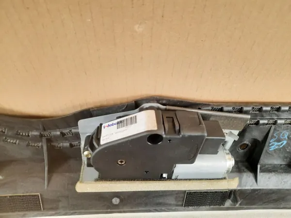 Nissan Navara D40 Schiebedach OEM RH1805QW7030A image 4