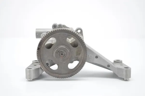 Pompe à huile Hyundai ix35 OEM 213102F301 - Occasion image 2