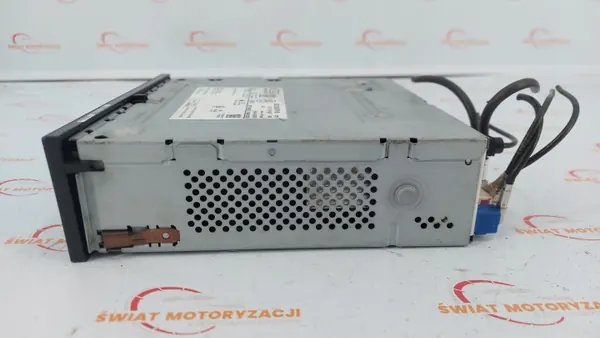 VW Golf VII 1.6 TDI Navigatielezer OEM 3Q0035874B image 6