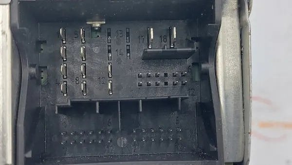 VW Golf VII 1.6 TDI Navigatielezer OEM 3Q0035874B image 7
