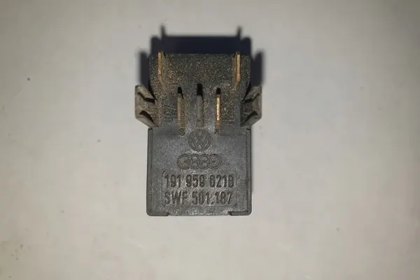 Botão de aquecimento de vidro traseiro VW JETTA II 191959621B image 3