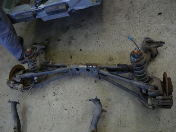 Viga suspensión trasera OEM Mini R50 - Eje completo image 2
