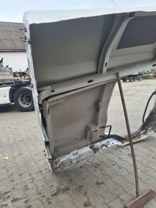 Ohjaamon Porras Vasen OEM RENAULT PREMIUM DXI Käytetty image 7