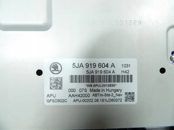 Radio Skoda Rapid OEM 5JA919604A - Usado image 3