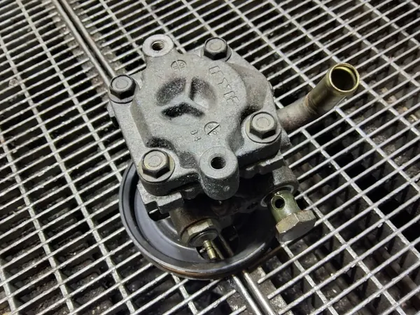 Bomba de direção assistida Suzuki Jimny OEM SKE57738 image 4