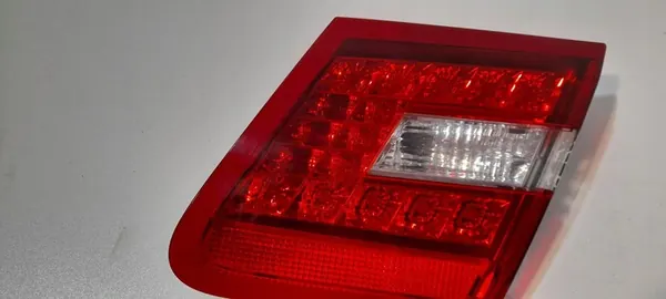 Mercedes-Benz E W207 Rechter Achterlicht A2078200464R image 2