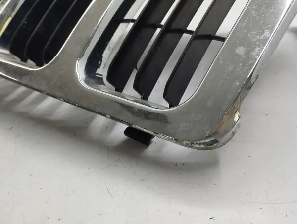 Jeep Grand Cherokee (WK) 2005 Grill / Upper Radiator image 3