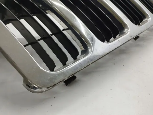 Jeep Grand Cherokee (WK) 2005 Grill / Upper Radiator image 5