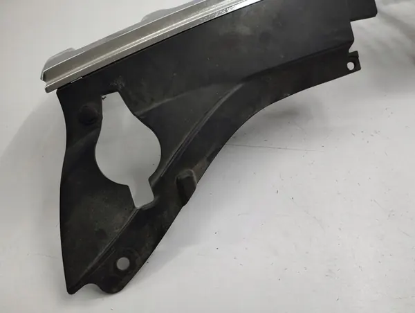 Jeep Grand Cherokee (WK) 2005 Grill / Upper Radiator image 6