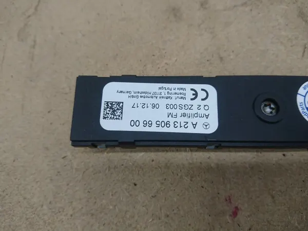 Mercedes E-klass 213 Antennförstärkare OEM 2139056600 image 4