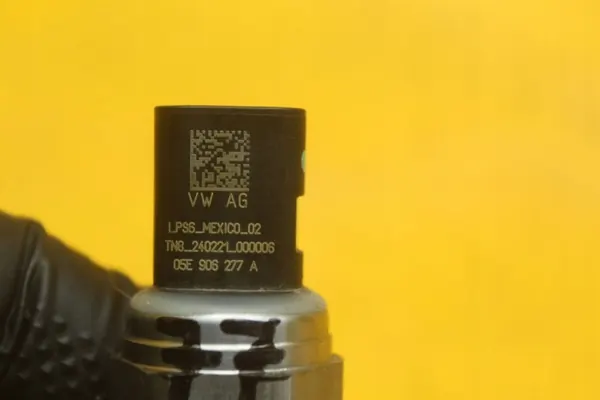 Oljetrycksensor OEM 05E906277A för VW Audi image 6