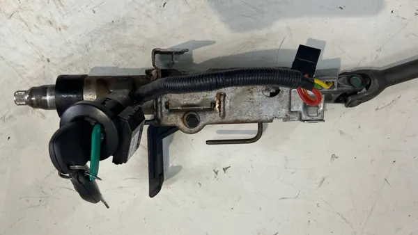 OEM 8200826300C ohjauspyöräakseli avaimenlukolla image 2