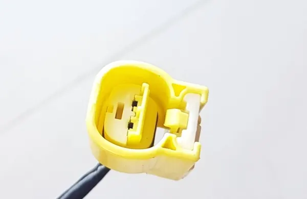 Subaru Forester SK 2019 Left Front Seat Belt Buckle OEM 18189 image 4