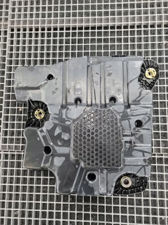 Tanque AdBlue OEM 9828443980 para Peugeot 2008 II image 3