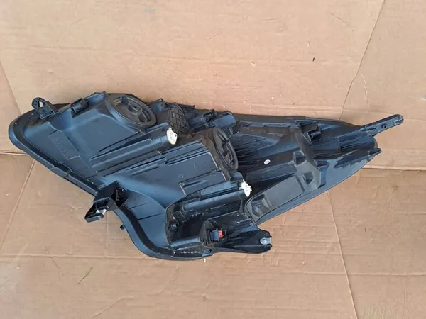 Opel Corsa E Etu Oikea Ajovalaisin image 3