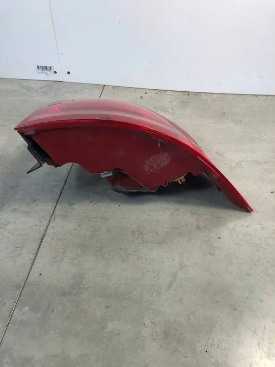 Lámpara trasera Volkswagen PASSAT B7 image 4