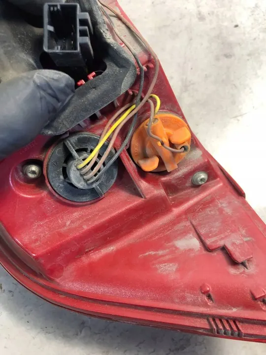 Lámpara trasera Volkswagen PASSAT B7 image 7