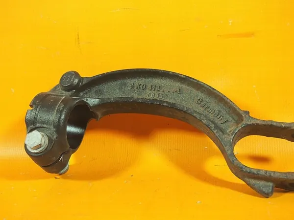 Audi A5 8T Oikea Jousituskiinnike OEM 8k0413038L image 4