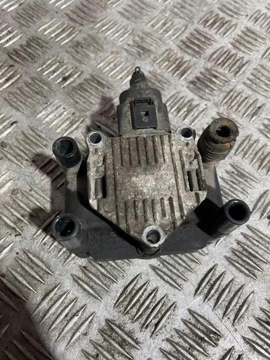 Ontstekingsmodule VW GOLF IV VARIANT 2.0L 032905108E image 1