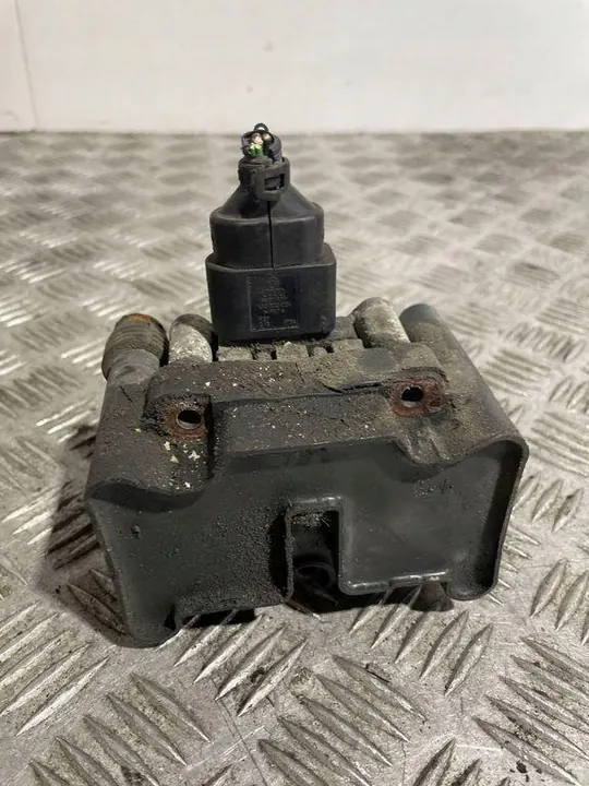 Ontstekingsmodule VW GOLF IV VARIANT 2.0L 032905108E image 2