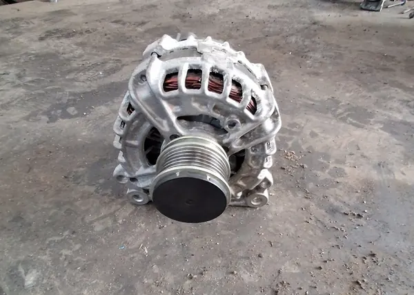 VW POLO 6R 6C LIFT 1.4 TDI Vaihtovirtageneraattori 04B903023B image 3