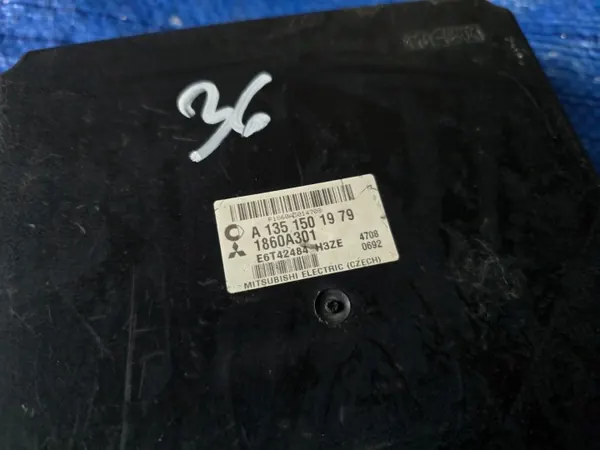 ECU-module Mitsubishi Colt 2005 OEM A1351501979 image 4