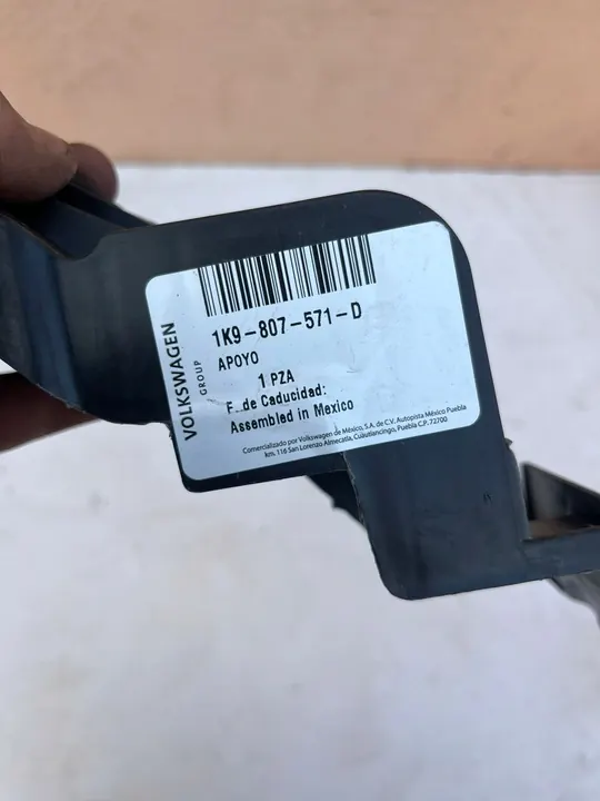 VW GOLF VI Support de Phare Gauche 1K9807571D image 2