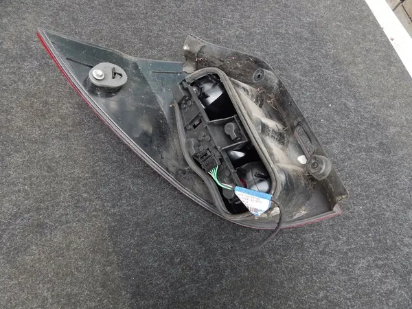 Luz trasera derecha Renault Laguna II 2004 OEM: 8200002472 image 3